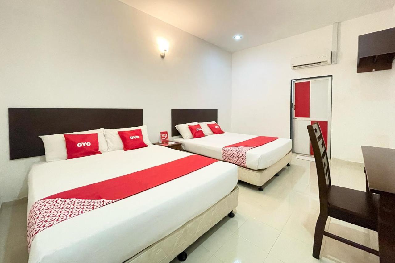 Oyo 275 Senyum Inn Pantai Cenang  Kültér fotó