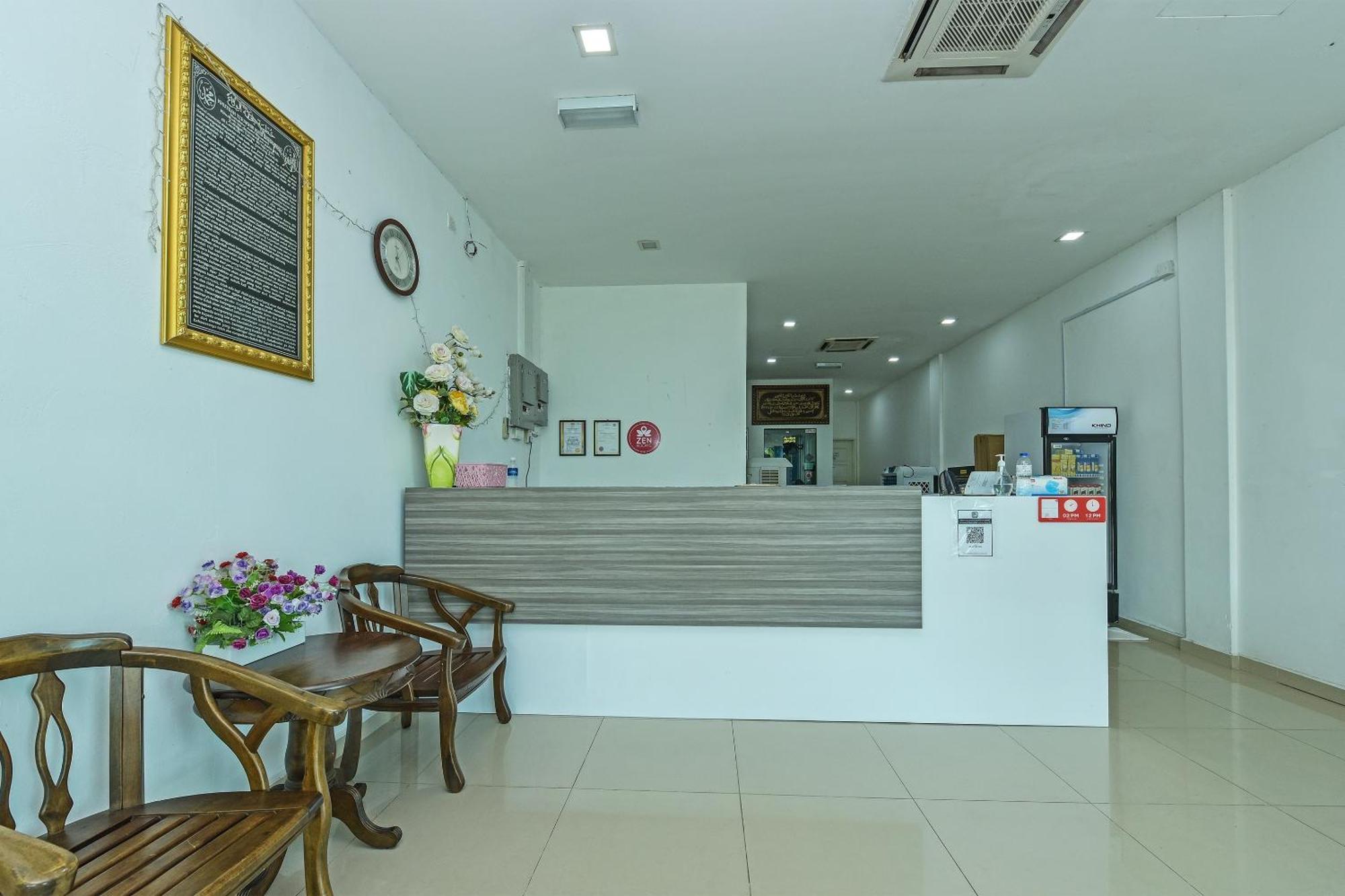 Oyo 275 Senyum Inn Pantai Cenang  Kültér fotó