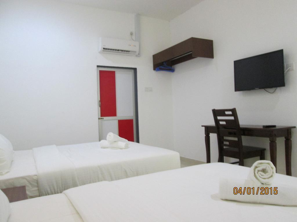 Oyo 275 Senyum Inn Pantai Cenang  Kültér fotó