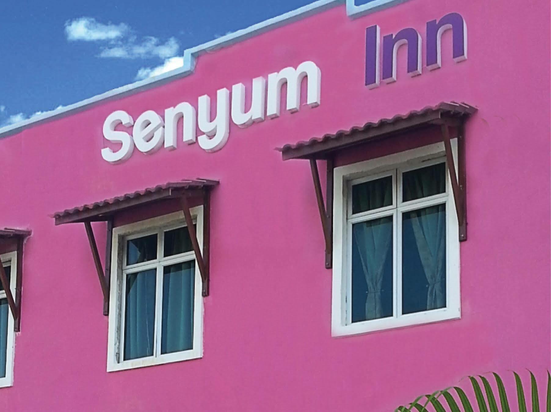 Oyo 275 Senyum Inn Pantai Cenang  Kültér fotó